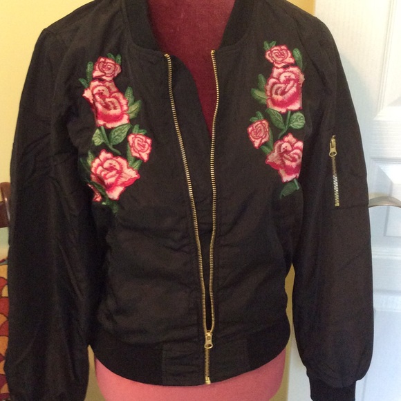 Floral bomber jacket-HP❤️12/9/17! - Picture 3 of 5