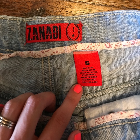 (4 for $5) ZANADI ❤️ Junior Sz 5 Jean Shorts - Picture 4 of 5