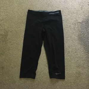 NIKE PRO Capris - Size Large
