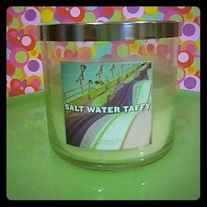 Salt Water Taffy candle Slatkin & Co