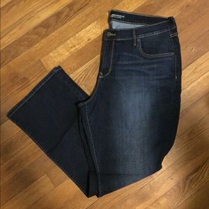 Curvy Mid-rise Bootcut Jeans