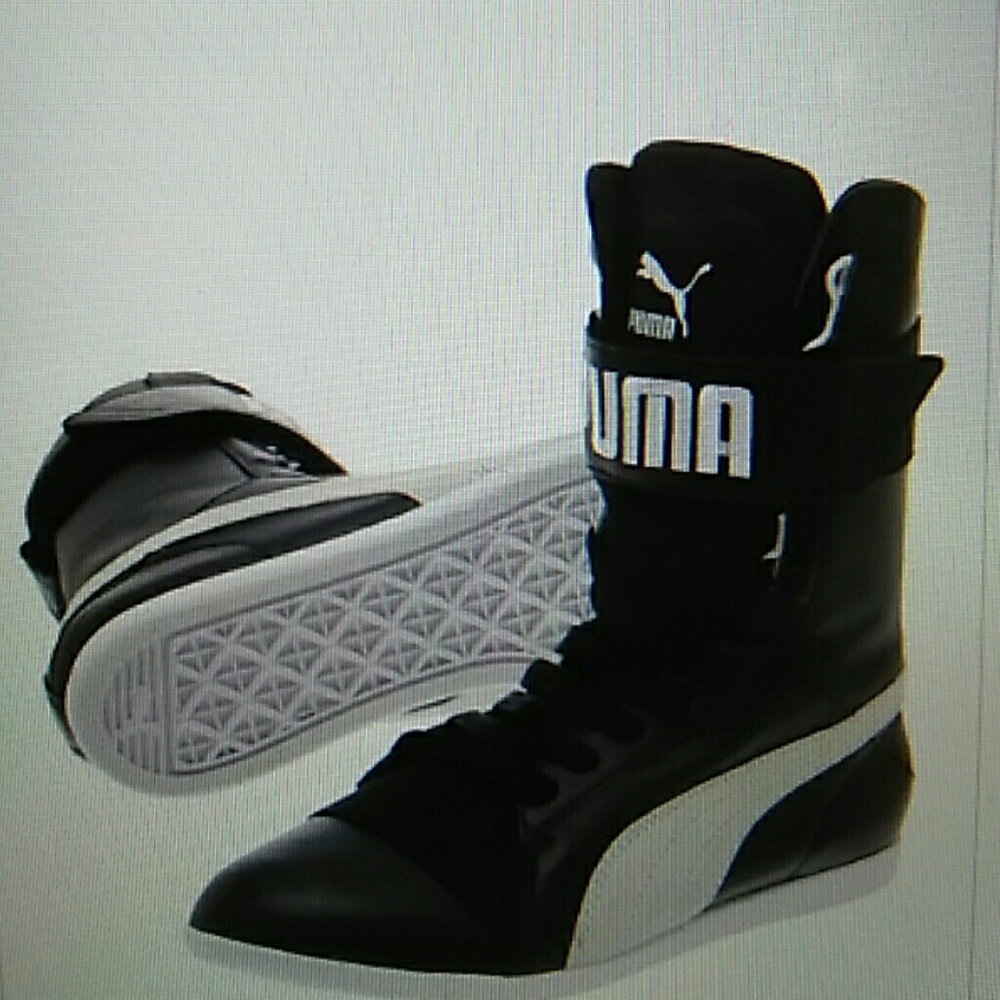 ***SOLD OUT*******PUMA HI TOP SNEAKER- TODAY ONLY