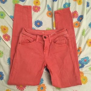 ⭐️ Levi's pink/coral denim jeans CUTE! ⭐️