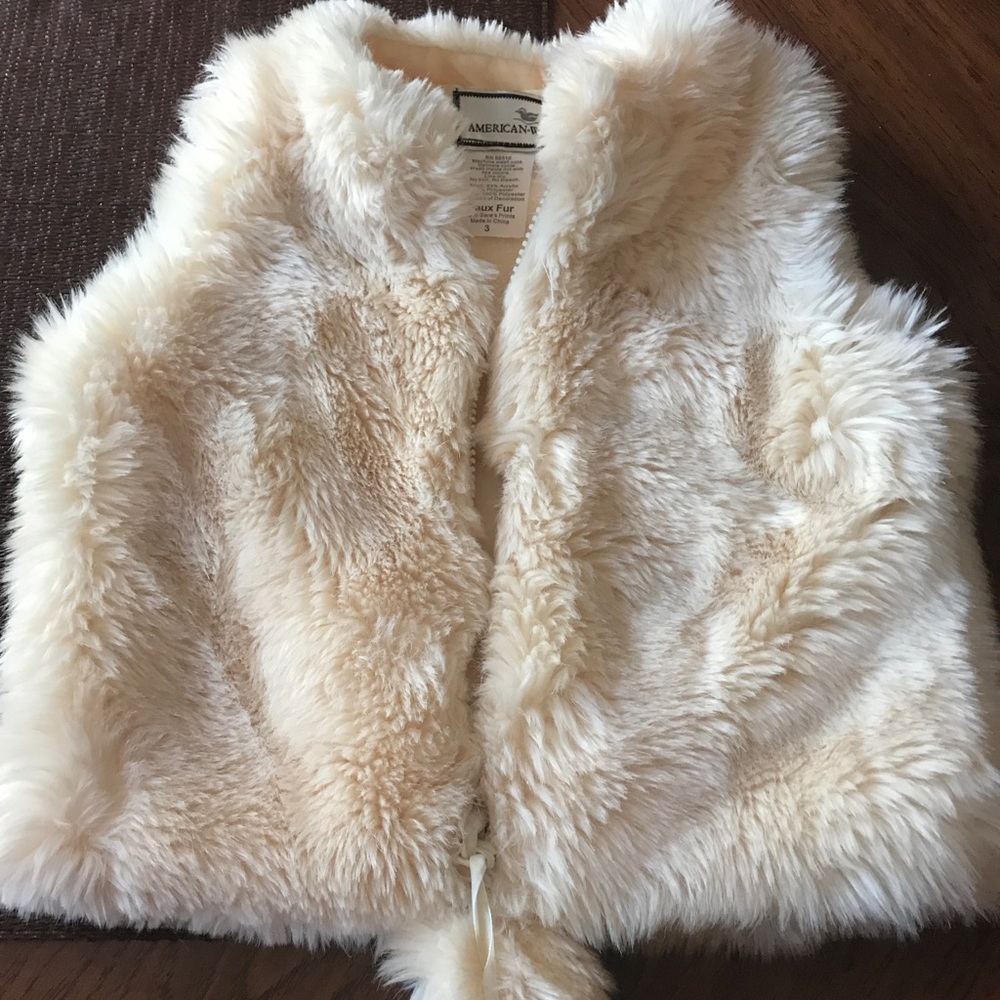 Faux fur sleeveless coat