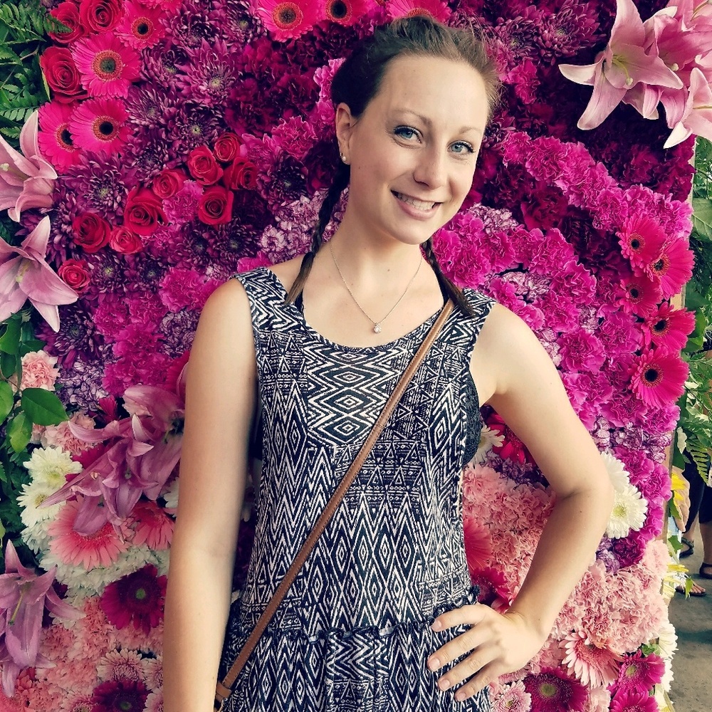 Meet your Posher, Lena