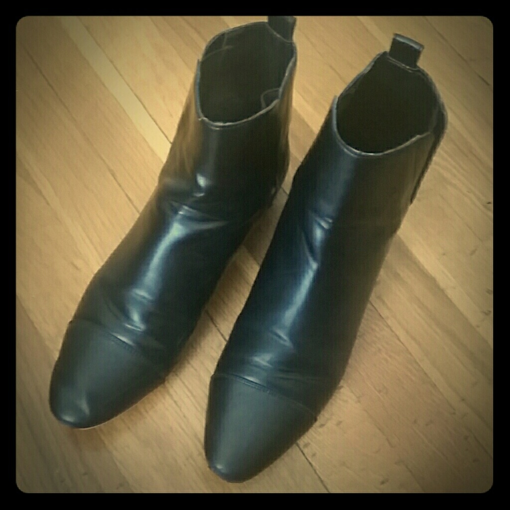 Zara leather gold detail boot