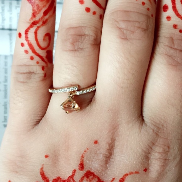 #A112 Gold and Light Brown Zircon Dangle Ring - Picture 5 of 6