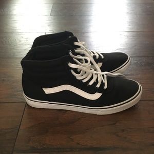 NWOT Women's Vans Size 8
