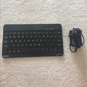 Bluetooth keyboard and charger