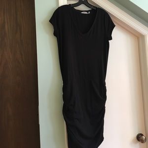 Athleta Ruched cap sleeved v neck dress - black