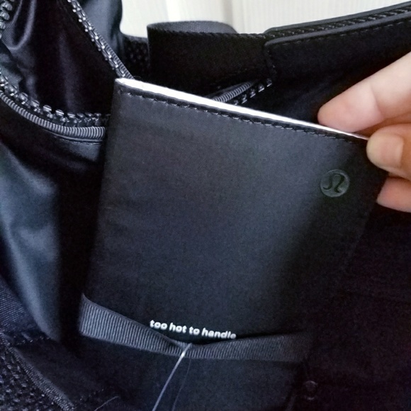 New Lululemon Carry the Day Bag - Picture 8 of 8