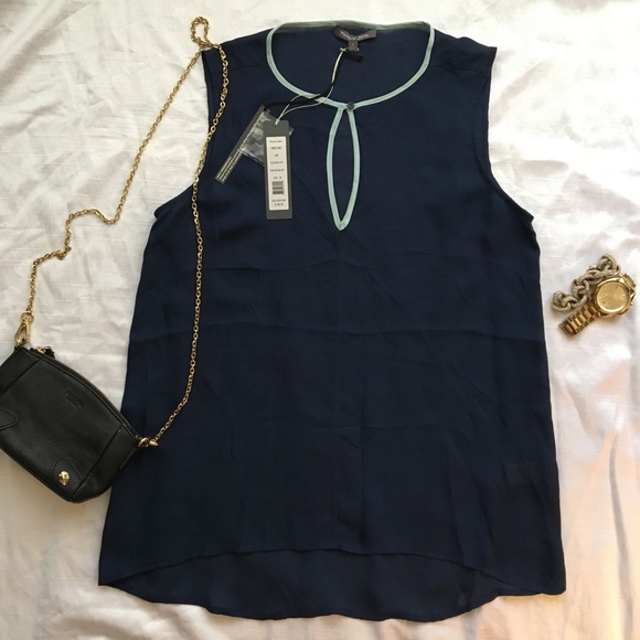 ✨NWT✨ Navy Michael Stars Keyhole Top - Picture 2 of 5