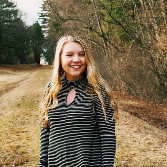 Meet your Posher, Sara - Picture 3 of 5