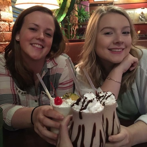 Meet your Posher, Sara - Picture 4 of 5