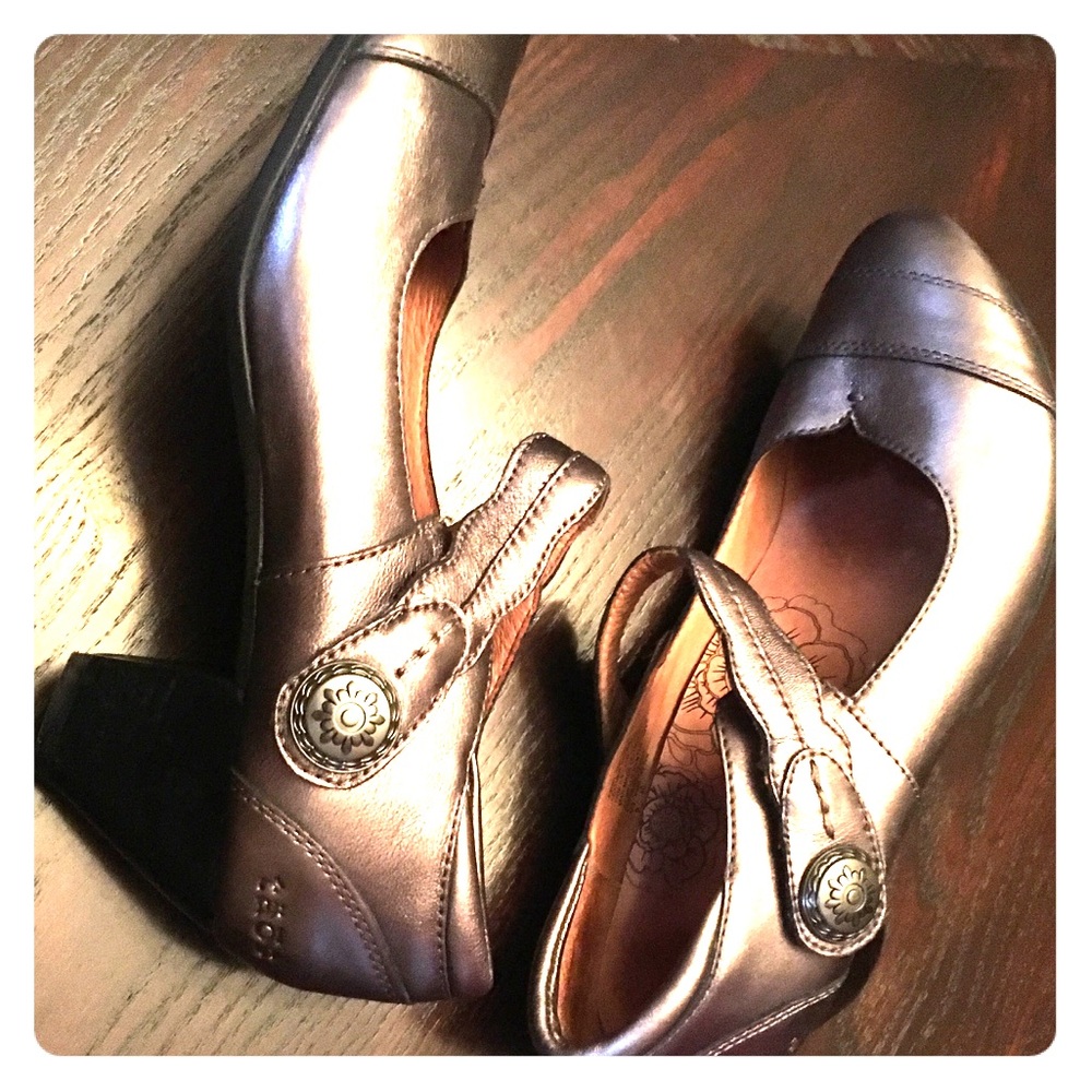 Taos metallic heels size 40 9 us
