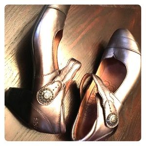Taos metallic heels size 40 9 us