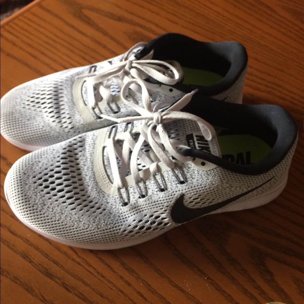 Nike Free Runs