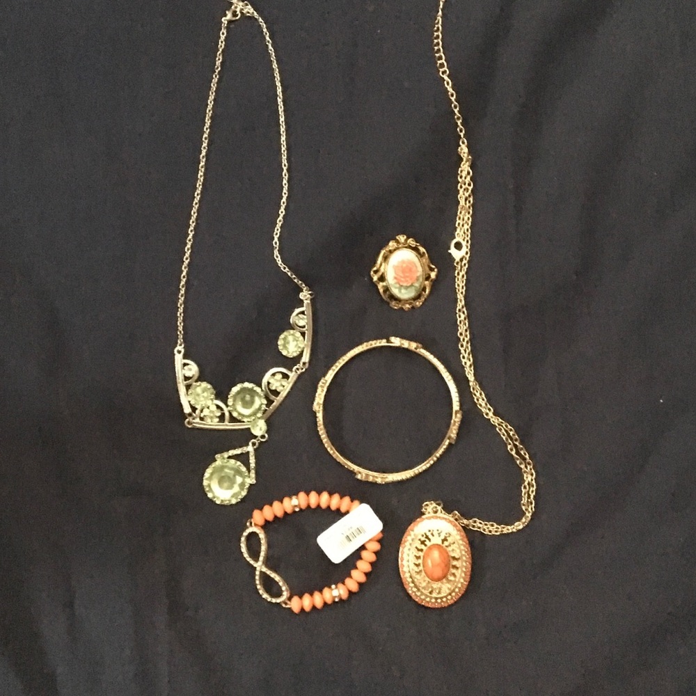 Statement jewelry