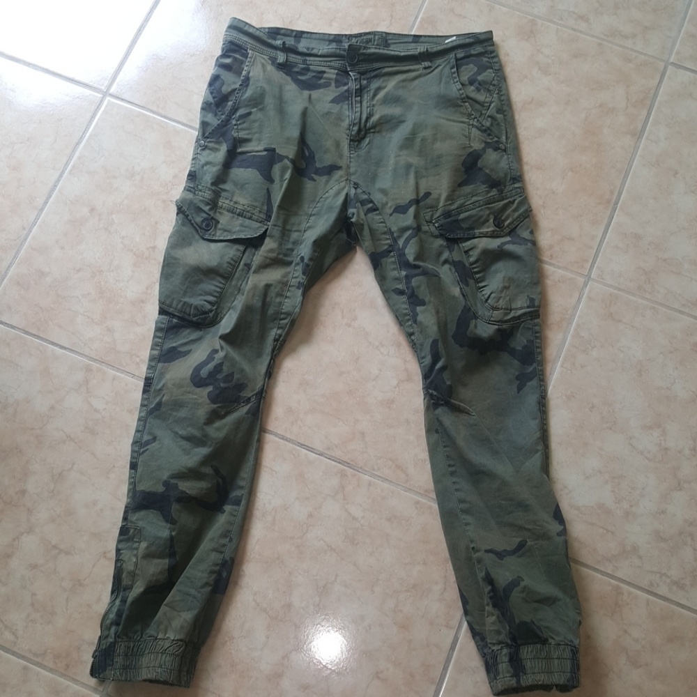 Slim Mens Cargo Camo Pants From FSBN
