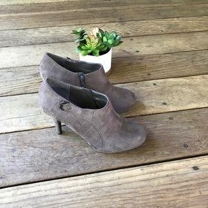 Heel booties
