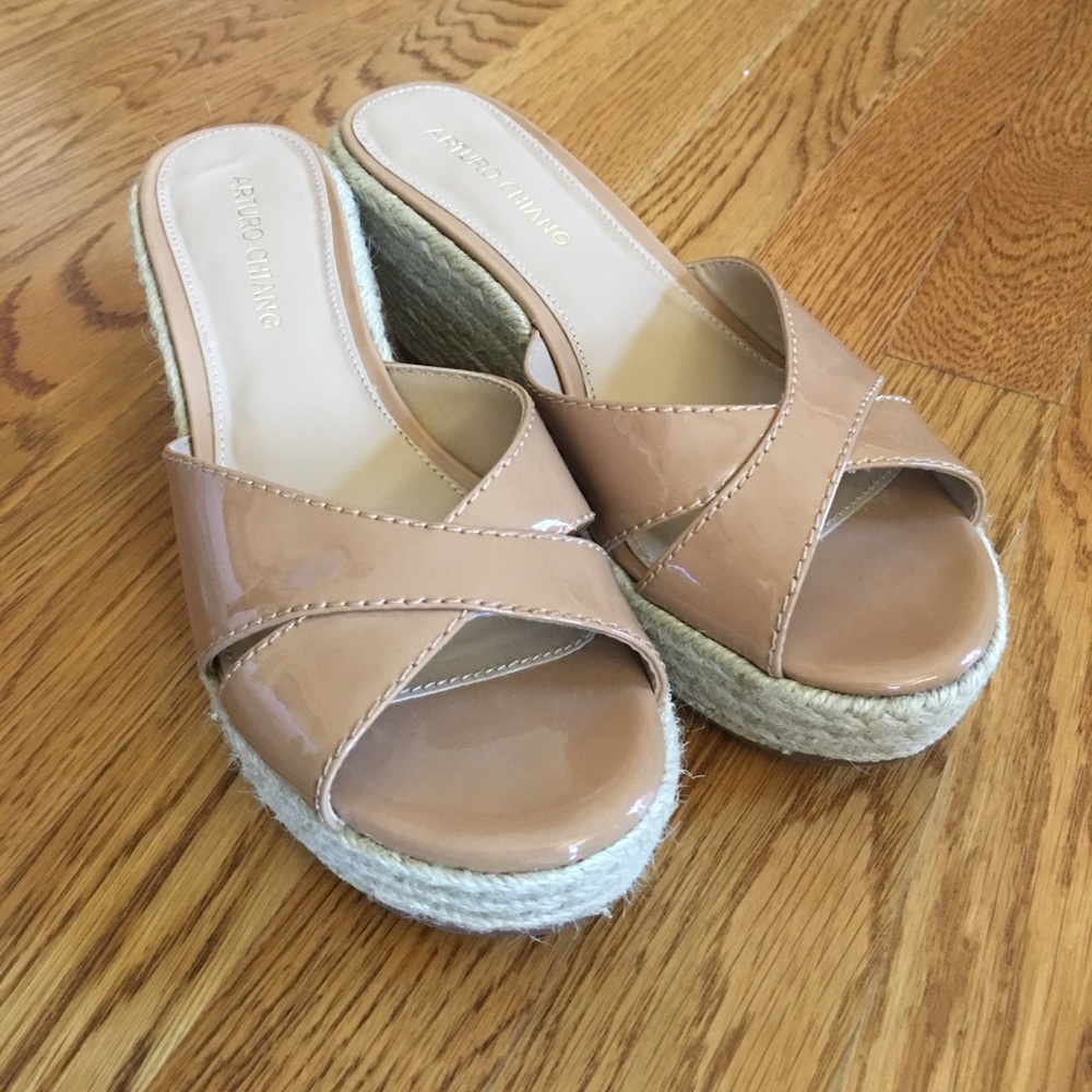 Arturo Chiang patent sandal size 7.5