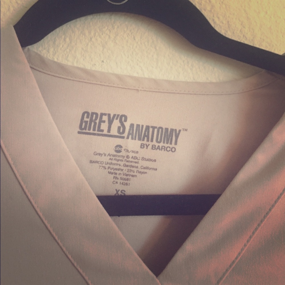 Barley Worn Grey's anatomy scrub top