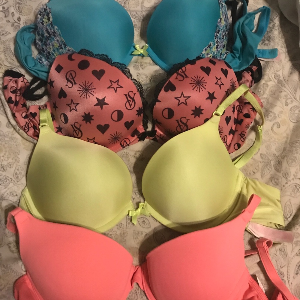 SOLD!! Lot of 4 VS  bras size 32c. USED