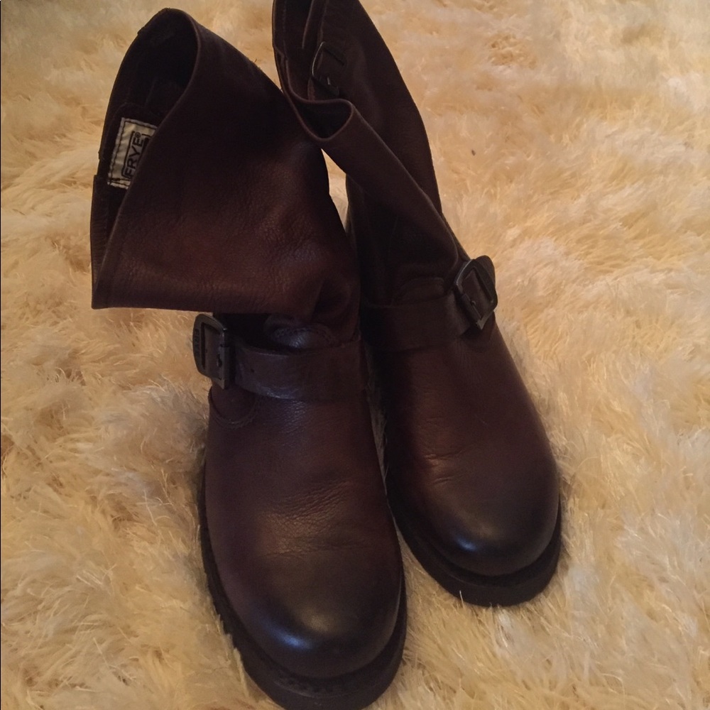 Frye Veronica short boots