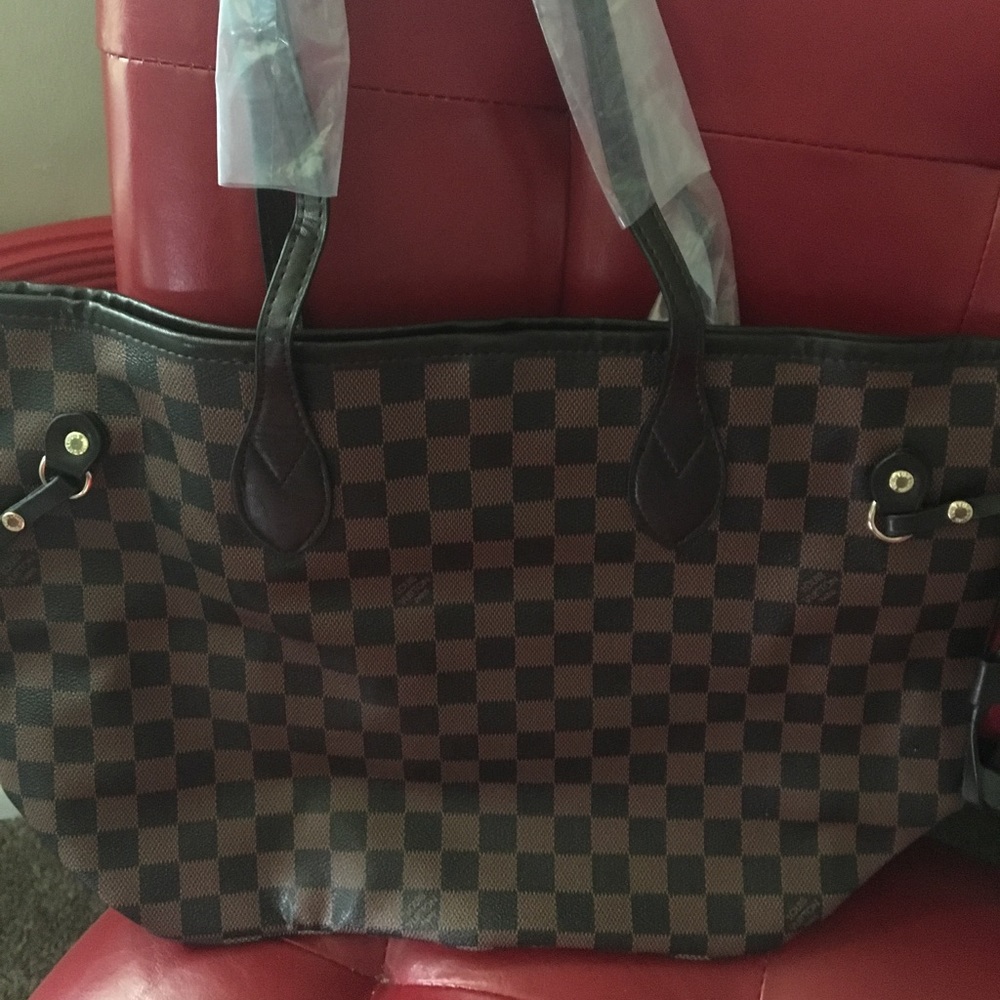 Louis Vuitton GM Damier neverfull