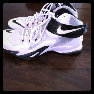 Nike Lebron zoom solider 7s