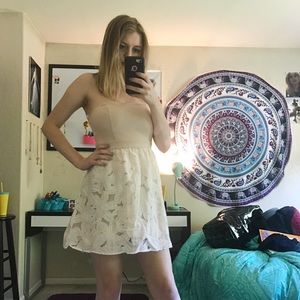 CREAM & WHITE STRAPLESS FLORAL SUMMER DRESS