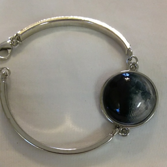Moon phase cabochon bracelet - Picture 2 of 5