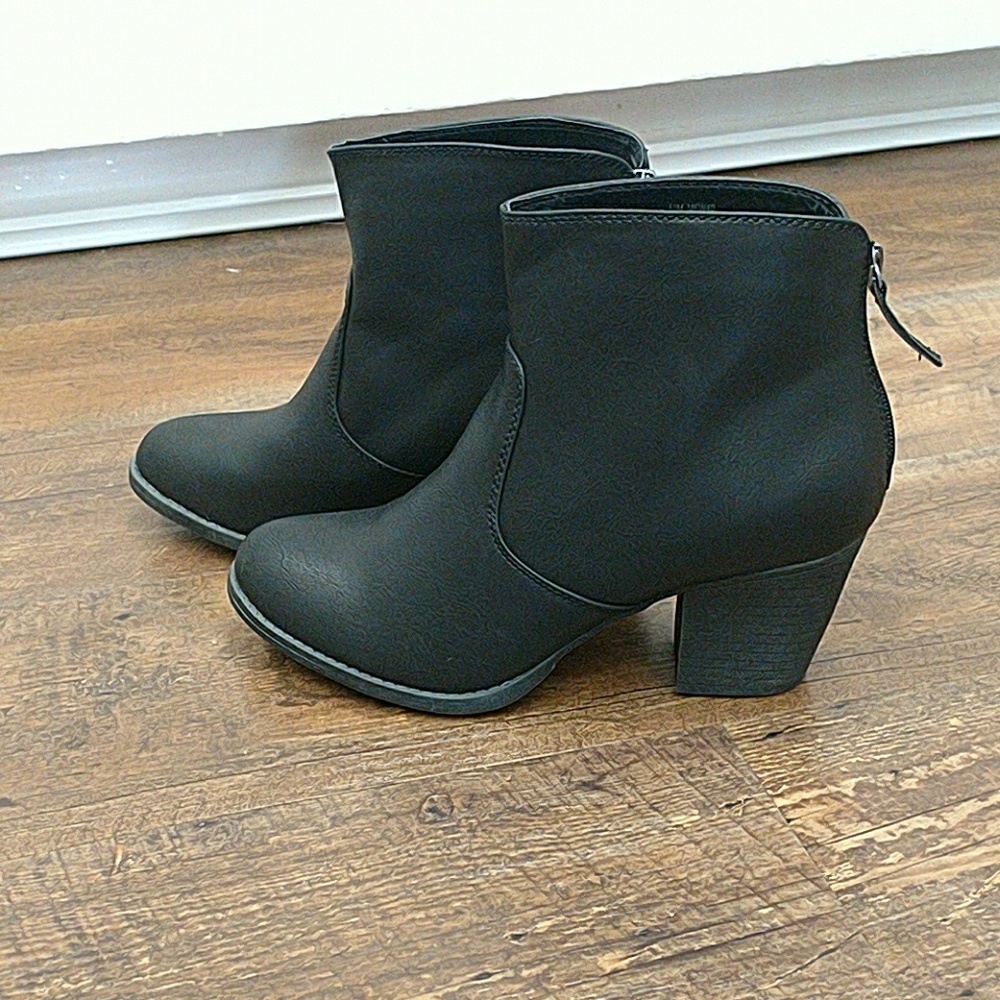 Wholesale Boutique Booties