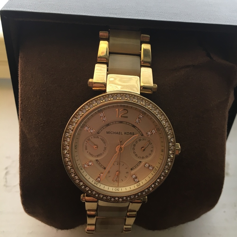Mk watch