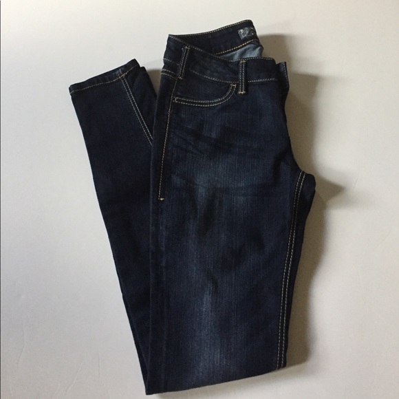 Silver Suki Low Rise Stretch Jeggings - Picture 2 of 8