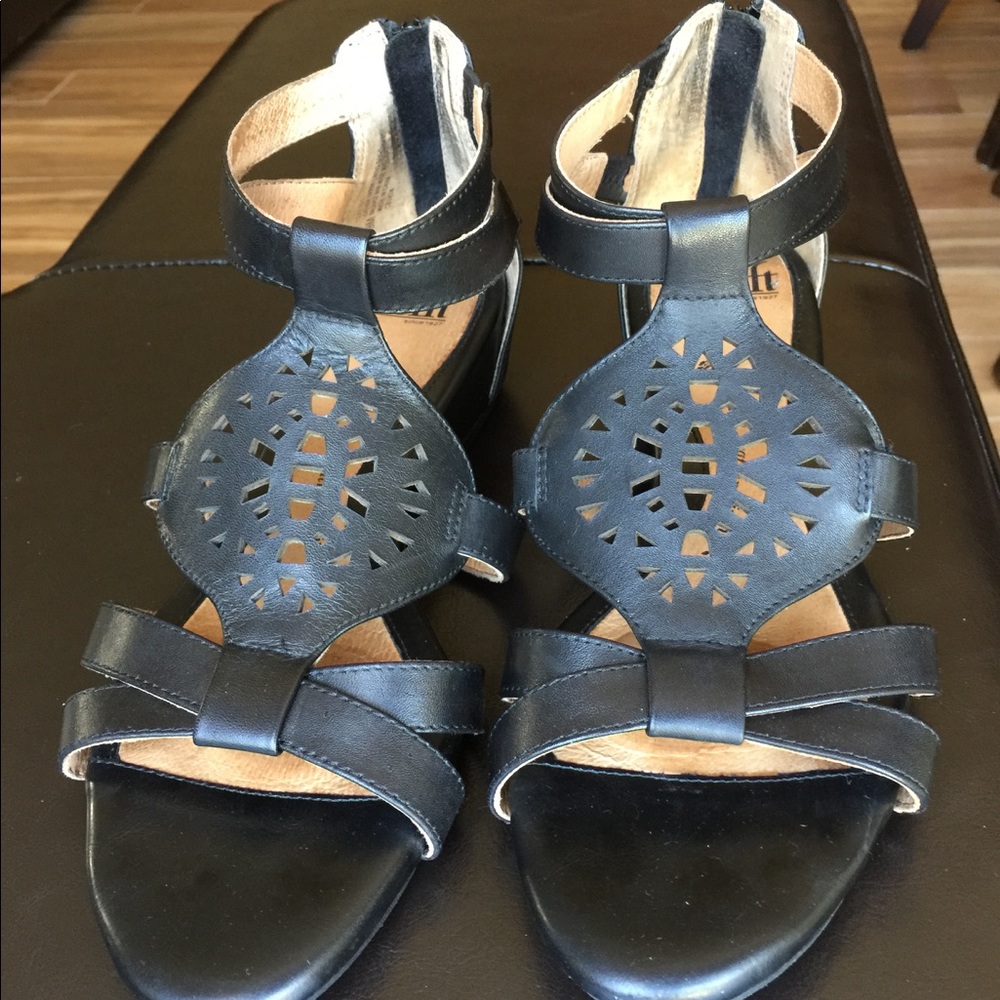 🎉SALE🎉A chic gladiator inspired wedge sandal .
