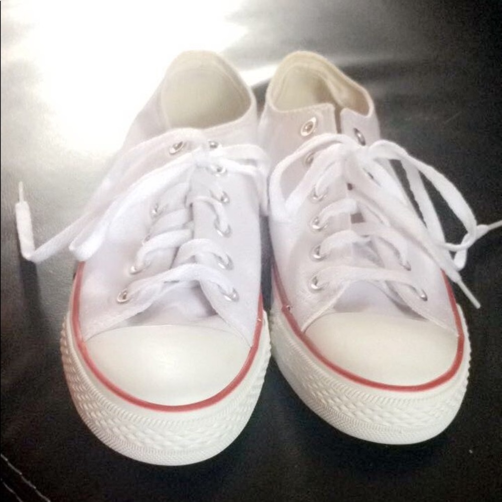 Women's white converses