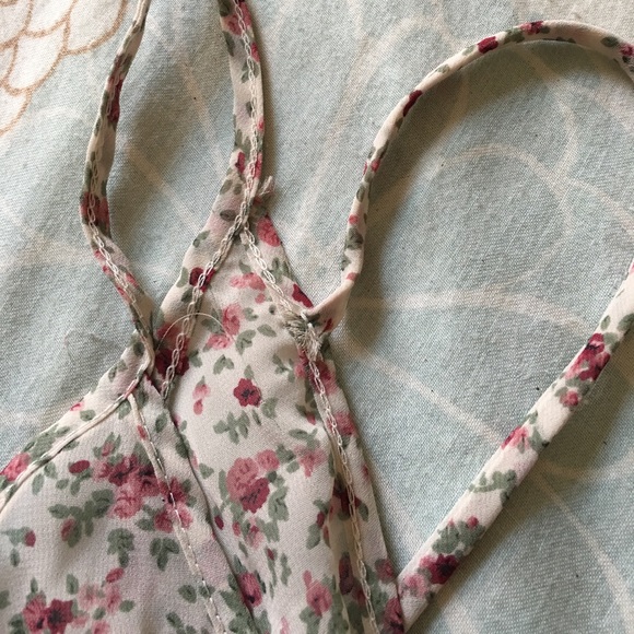 Floral Sheer Crop Too - Picture 2 of 3