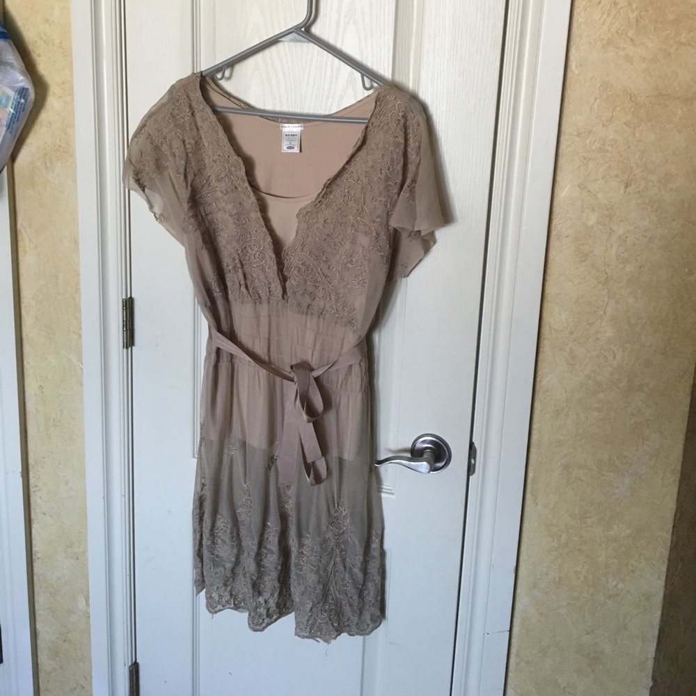 Beautiful Old Navy Dress Size Large.