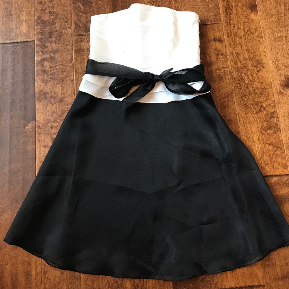 White House Black Market cocktail dress