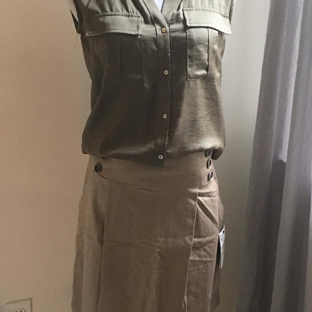 Olive button down H&M shirt