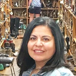 Meet your Posher, Mollie