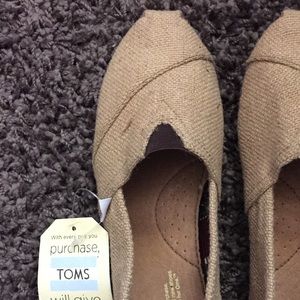 Brown woven TOMS