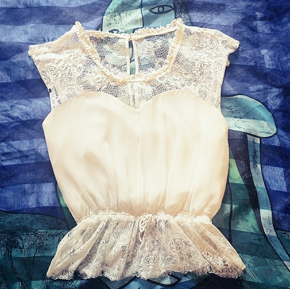 🌣Express Silk Cream Blouse (Size XSmall)🌣