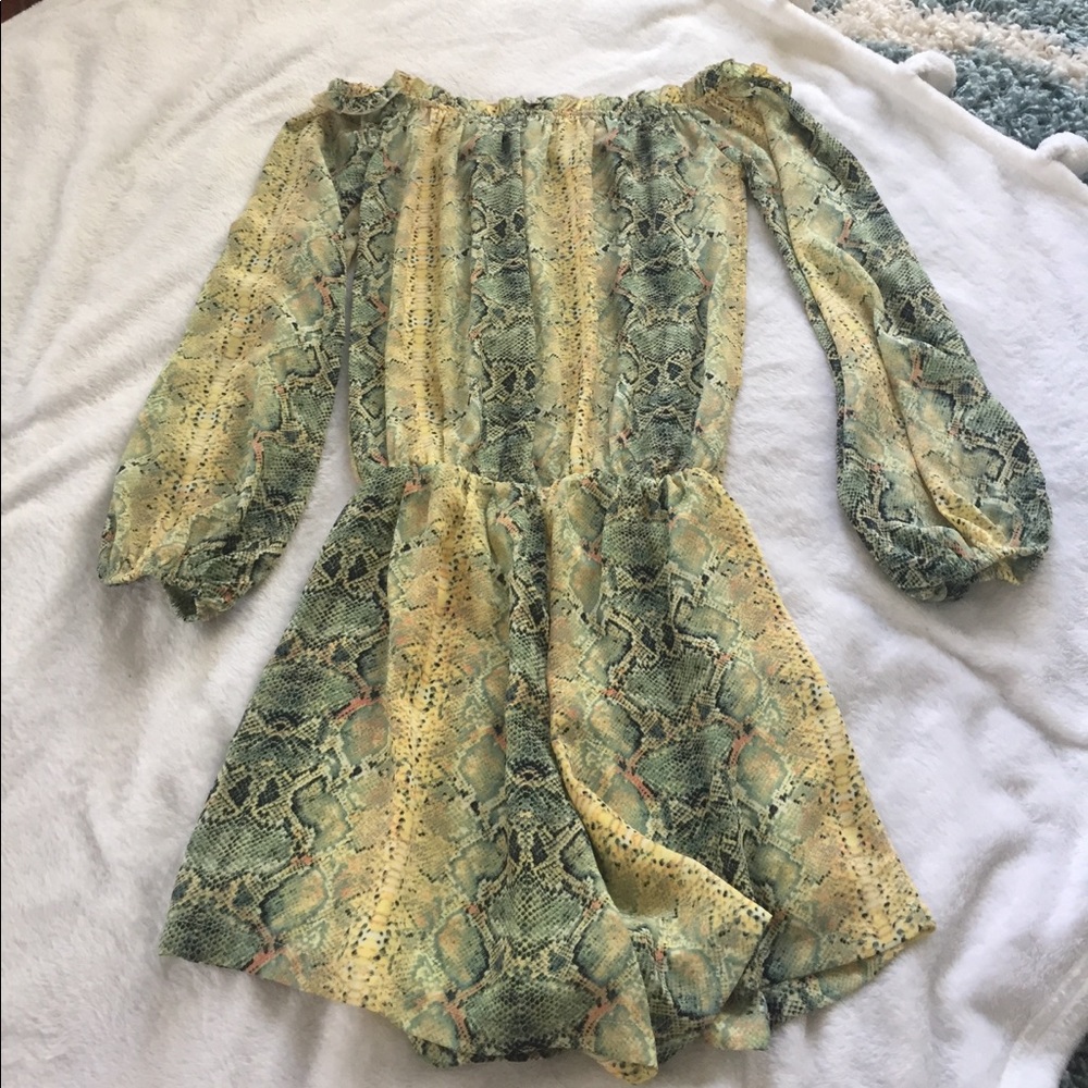 Off the Shoulder snakeskin Romper
