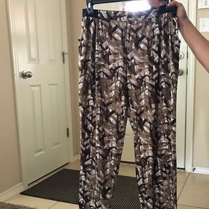 Lilianne Patterned Pants