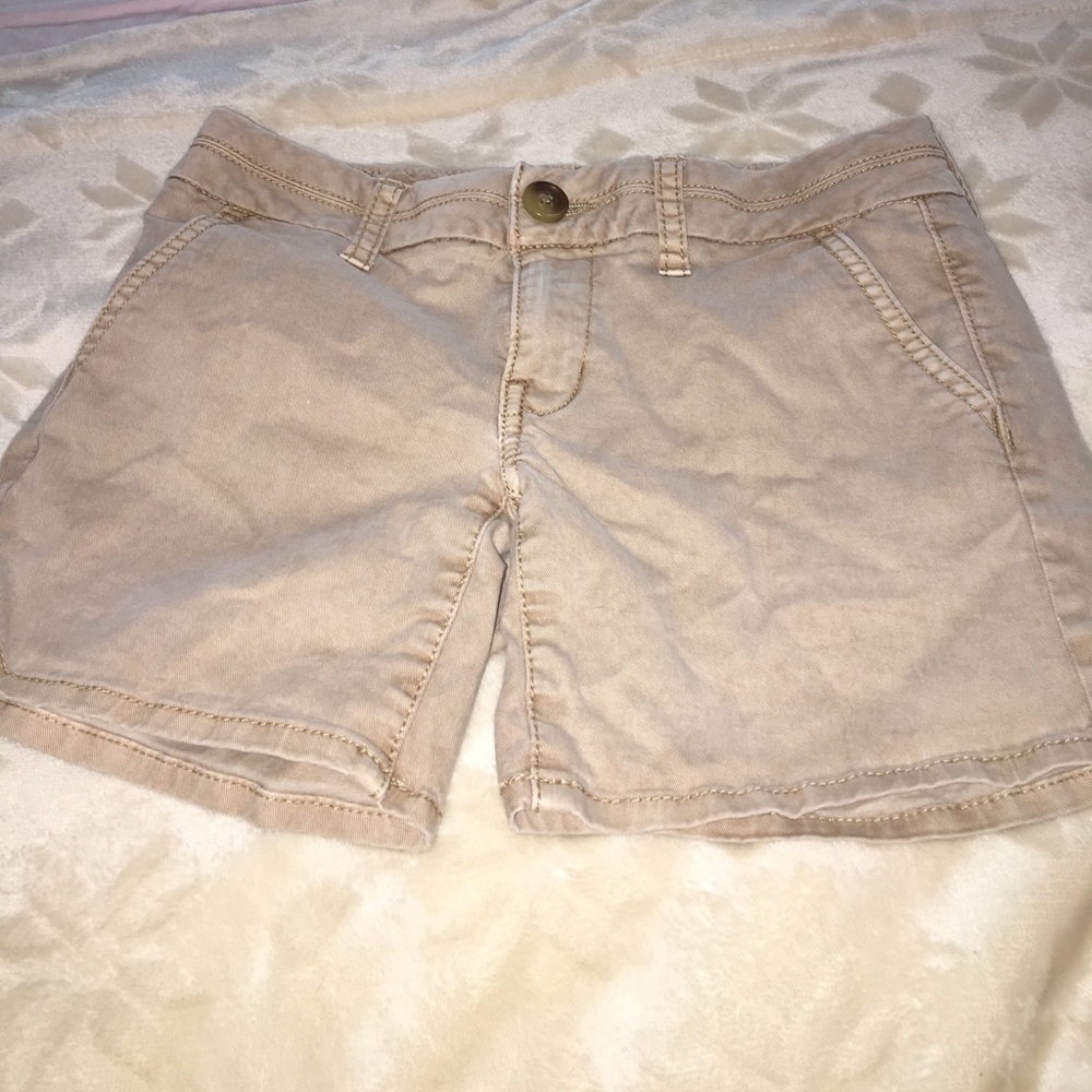 {AEO} MIDI Khaki Shorts