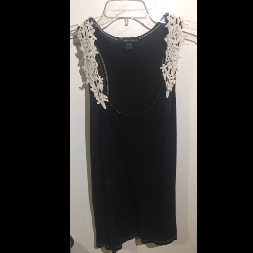 Black Forever21 tank