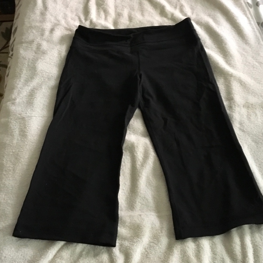 LuluLemon cropped Yoga pants