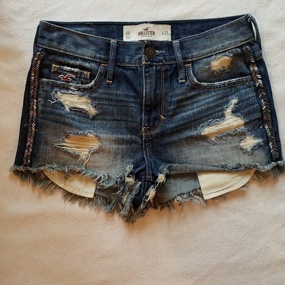 High waisted distressed shorts - Picture 1 of 4